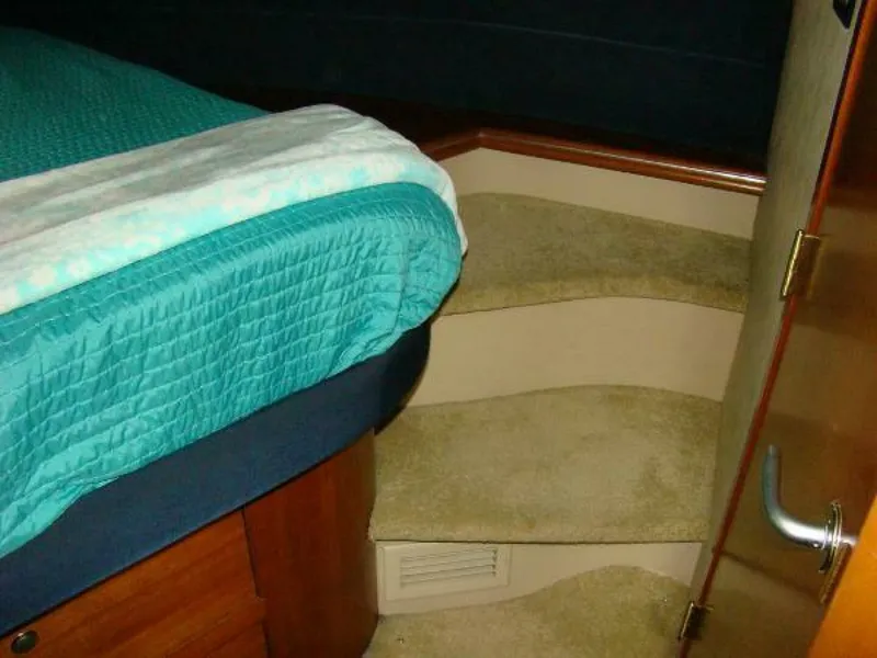 Slide: The Image of Cruisers Yachts 455 Express Motoryacht 2004 - 4272268