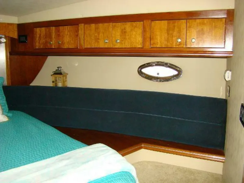 Slide: The Image of Cruisers Yachts 455 Express Motoryacht 2004 - 4272269