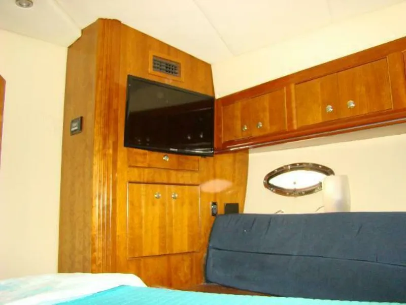 Slide: The Image of Cruisers Yachts 455 Express Motoryacht 2004 - 4272273