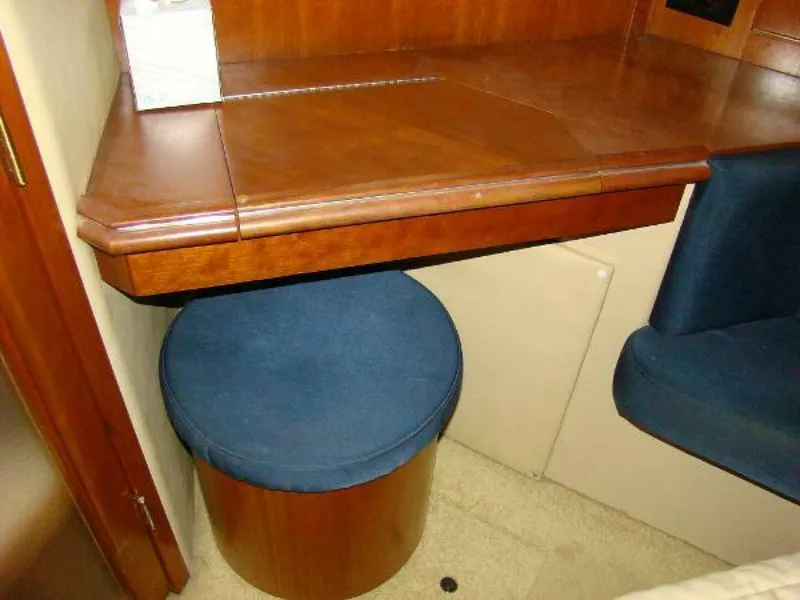 Slide: The Image of Cruisers Yachts 455 Express Motoryacht 2004 - 4272274