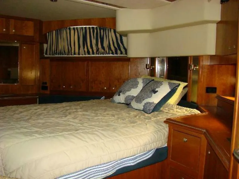 Slide: The Image of Cruisers Yachts 455 Express Motoryacht 2004 - 4272280