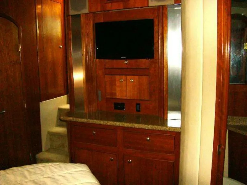 Slide: The Image of Cruisers Yachts 455 Express Motoryacht 2004 - 4272282