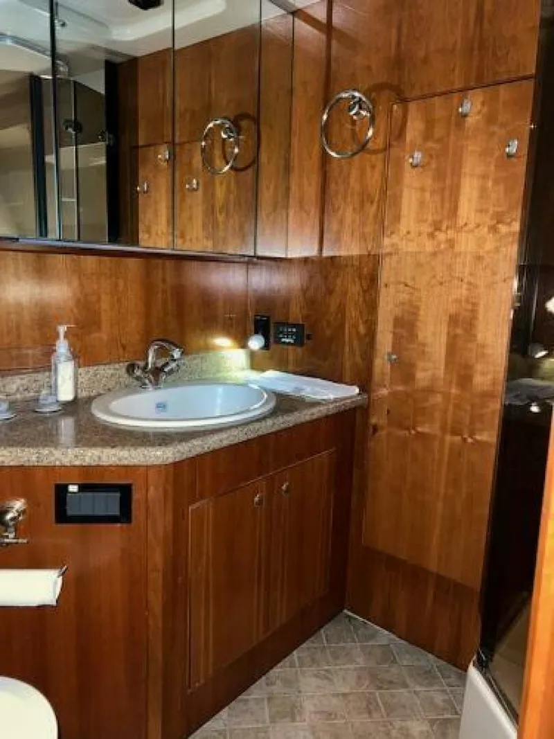 Slide: The Image of Cruisers Yachts 455 Express Motoryacht 2004 - 4272283