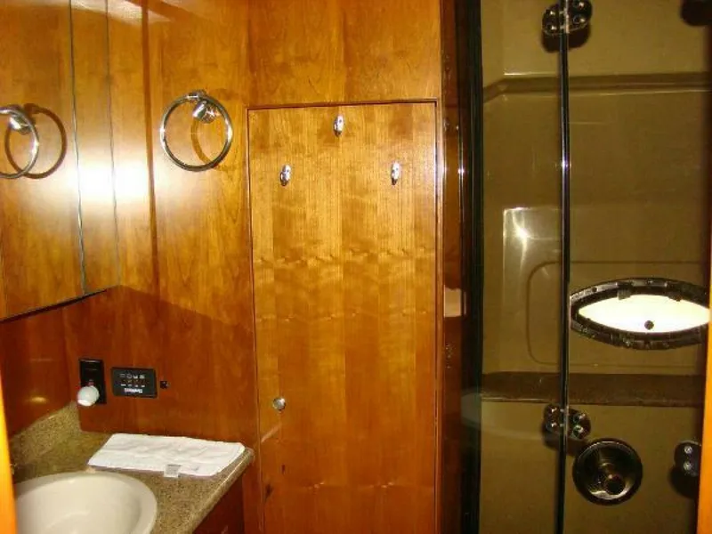 Slide: The Image of Cruisers Yachts 455 Express Motoryacht 2004 - 4272284