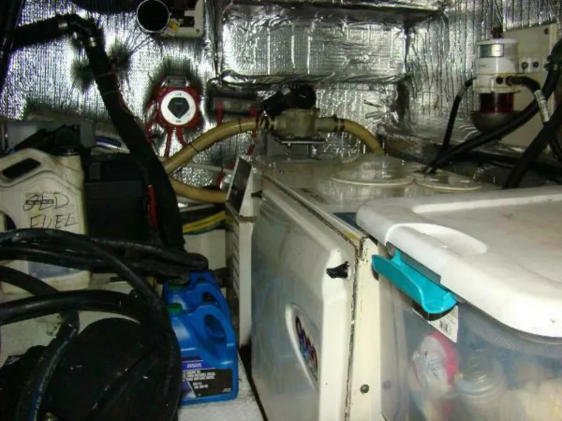 Slide: The Image of Cruisers Yachts 455 Express Motoryacht 2004 - 4272298