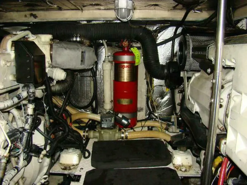 Slide: The Image of Cruisers Yachts 455 Express Motoryacht 2004 - 4272301