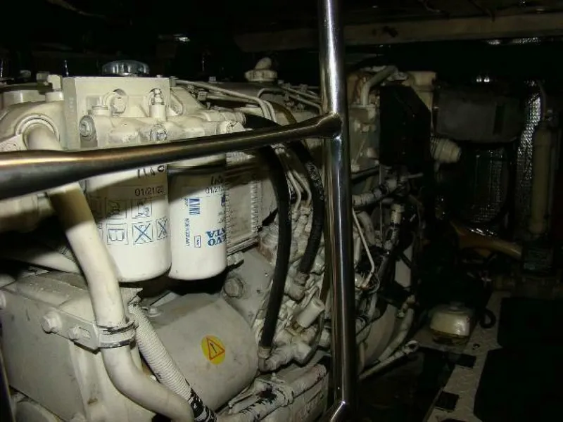 Slide: The Image of Cruisers Yachts 455 Express Motoryacht 2004 - 4272302