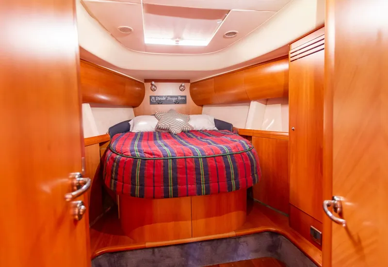 Slide: The Image of 7 Forward Cabin (3) - 4275757