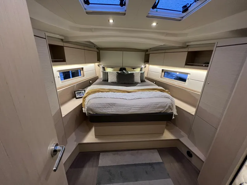 Slide: The Image of fwd cabin - 4276558