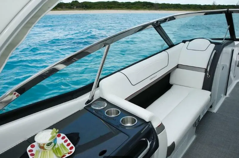 Slide: The Image of Formula 350 Crossover Bowrider 2017 - 4284427
