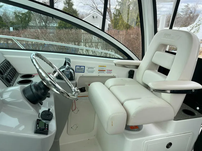 Slide: The Image of Boston Whaler 285 Conquest 2017 - 4286680