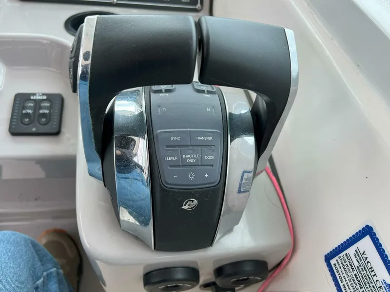 Slide: The Image of Boston Whaler 285 Conquest 2017 - 4286684