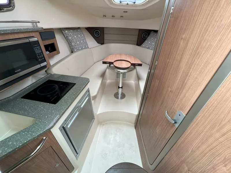 Slide: The Image of Boston Whaler 285 Conquest 2017 - 4286690