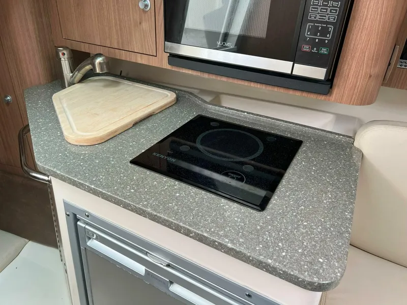 Slide: The Image of Boston Whaler 285 Conquest 2017 - 4286695