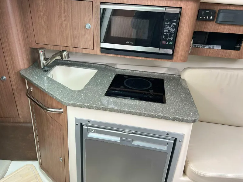 Slide: The Image of Boston Whaler 285 Conquest 2017 - 4286697