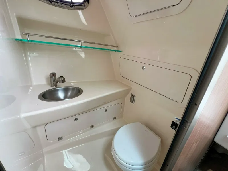 Slide: The Image of Boston Whaler 285 Conquest 2017 - 4286699