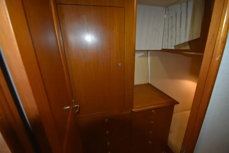 Slide: The Image of Ocean Yachts 48 Convertible 1997 - 4290498