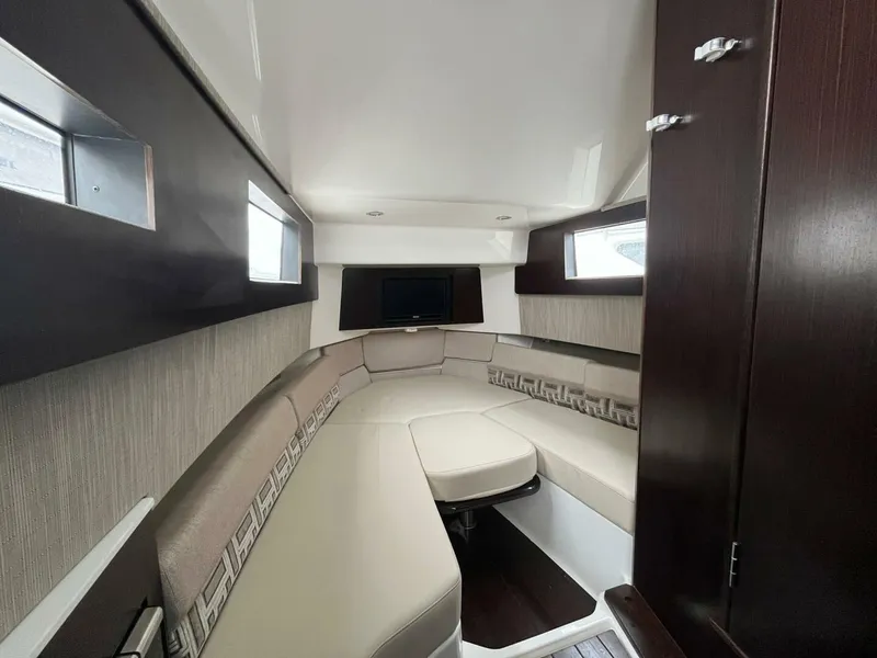 Slide: The Image of Pursuit S378 2021 - 4291180