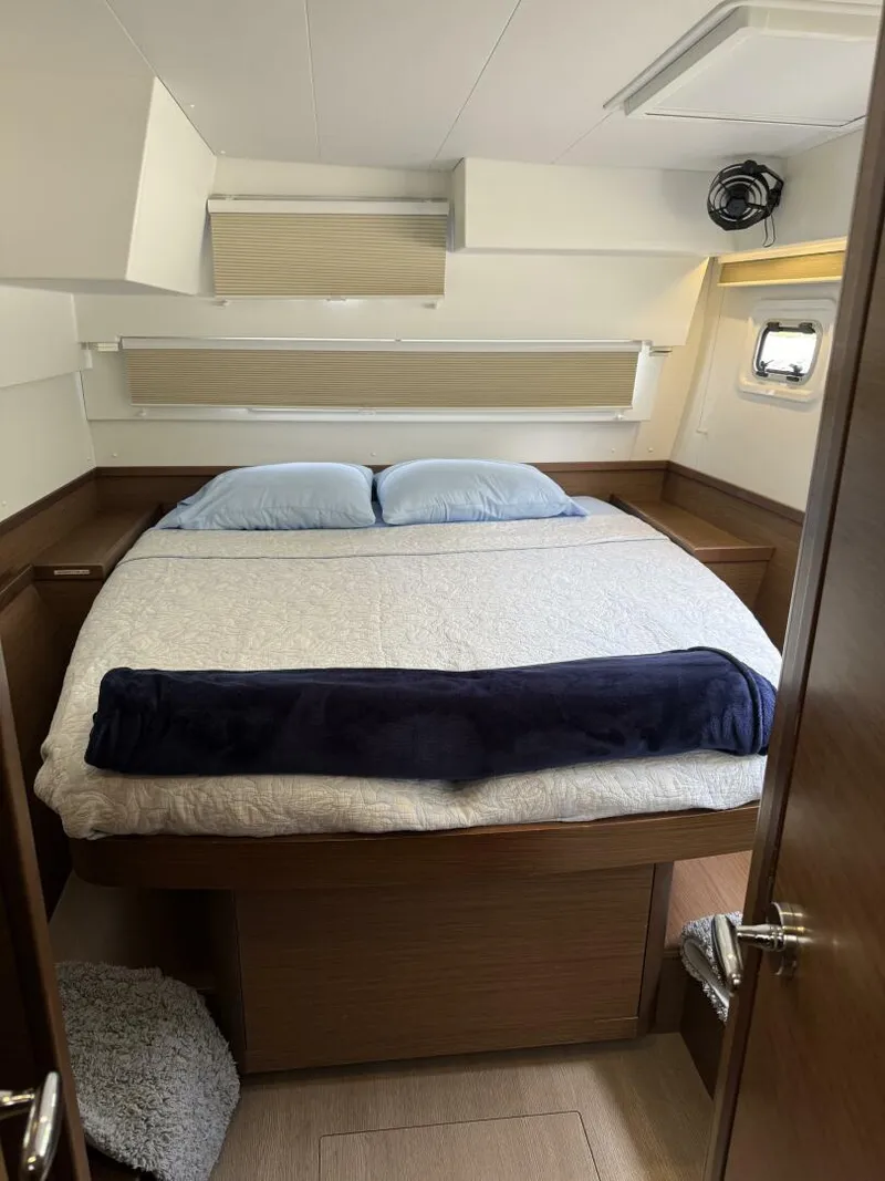 Slide: The Image of Lagoon Lagoon 42 2019 - 5520169