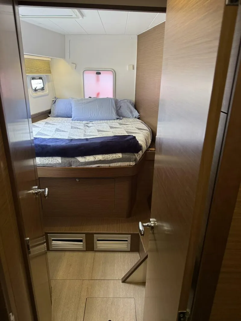 Slide: The Image of Lagoon Lagoon 42 2019 - 5520179