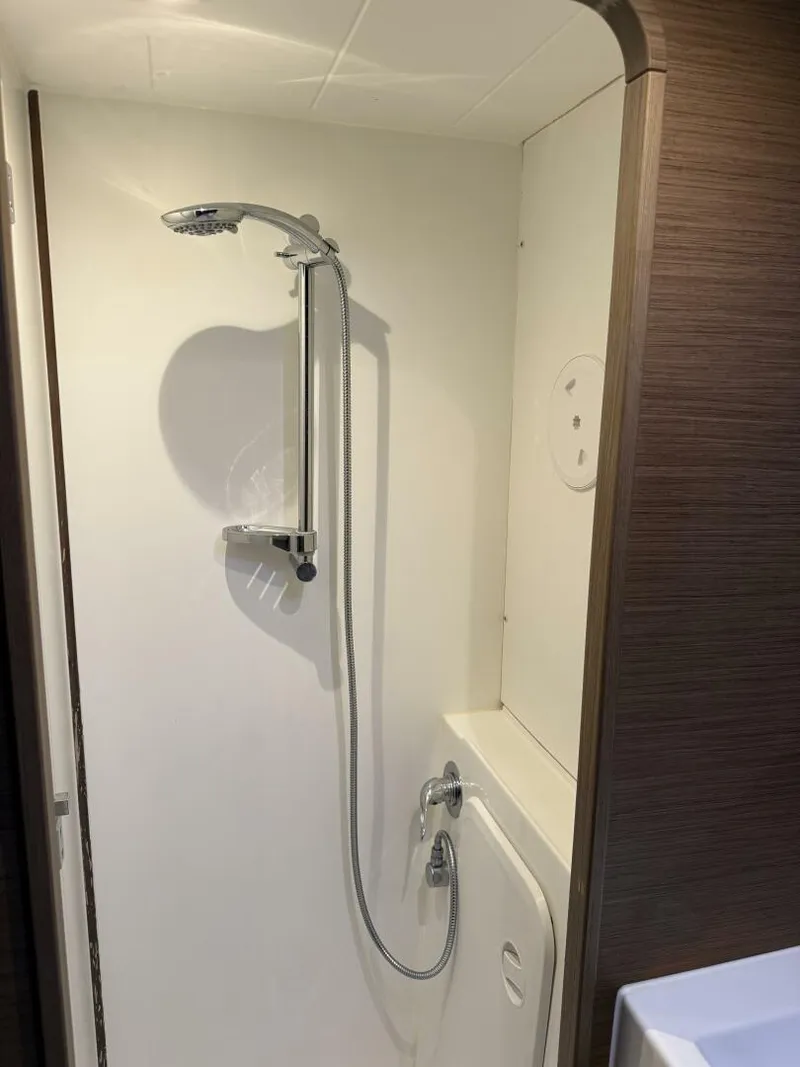 Slide: The Image of Lagoon Lagoon 42 2019 - 5520161