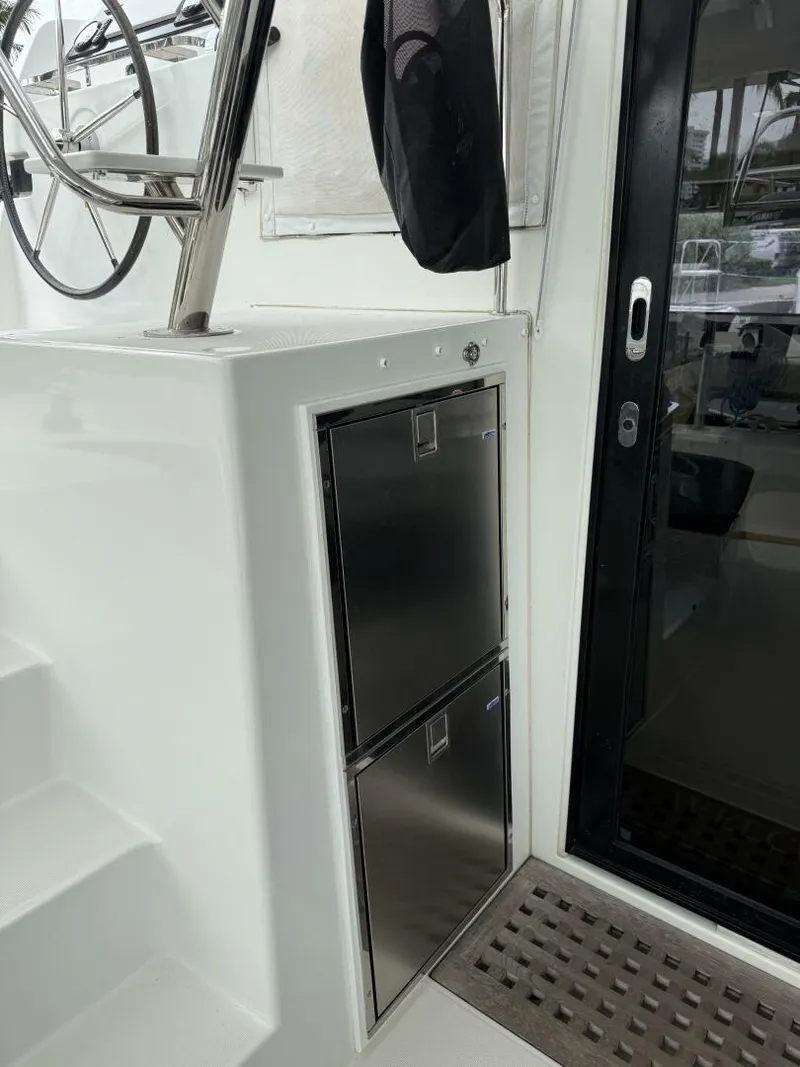 Slide: The Image of Lagoon Lagoon 42 2019 - 5520153