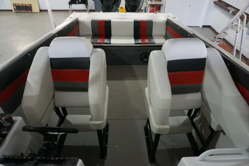 Slide: The Image of 1998 32 Active Thunder 32 CC Ms. Rita Helm Seating (2) - 4302180