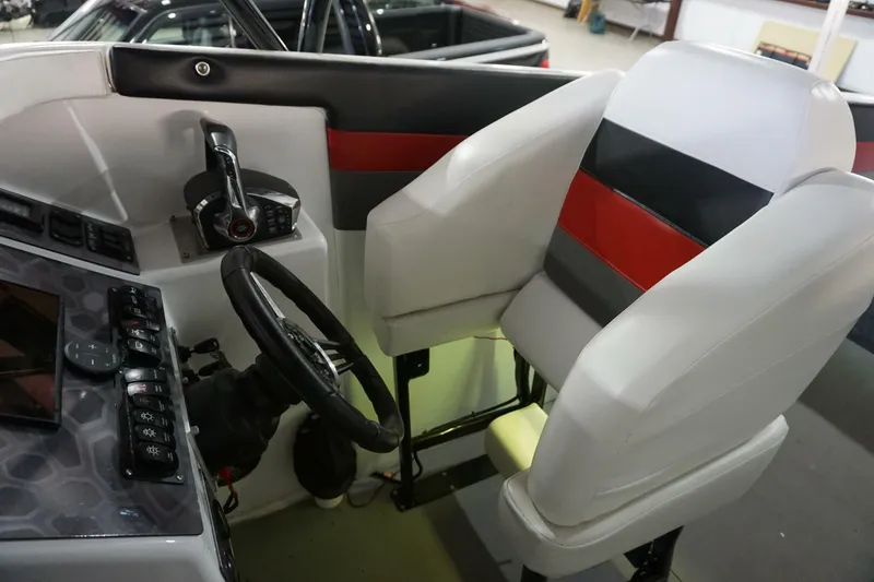 Slide: The Image of 1998 32 Active Thunder 32 CC Ms. Rita Helm Seating (5) - 4302183