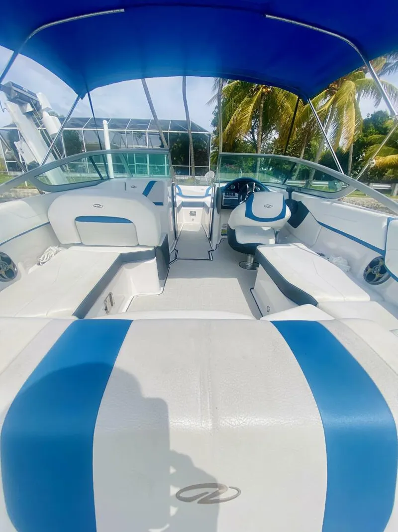 Slide: The Image of Regal 22 Fasdeck 2016 - 4309030