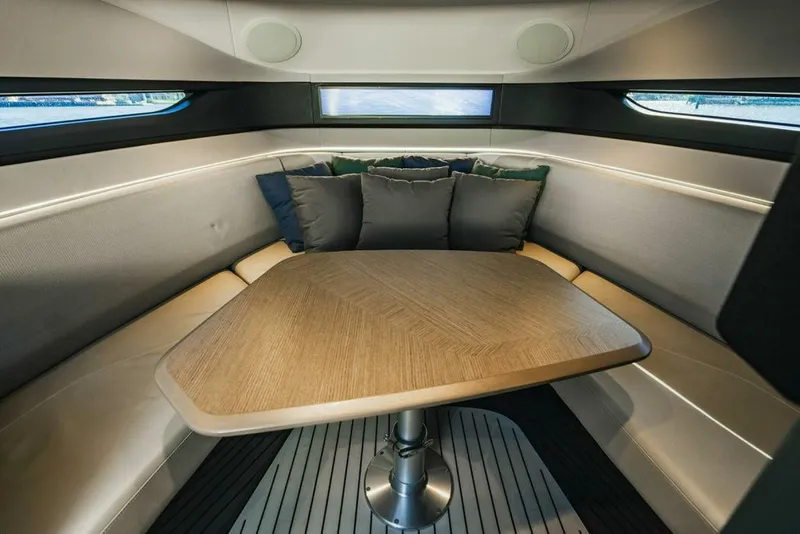 Slide: The Image of Princess R35 2020 - 4314100