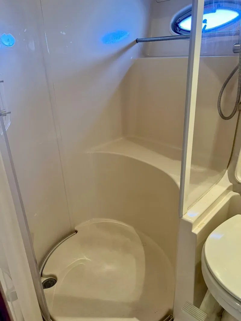 Slide: The Image of Sea Ray 46 Sundancer 2004 - 4314565