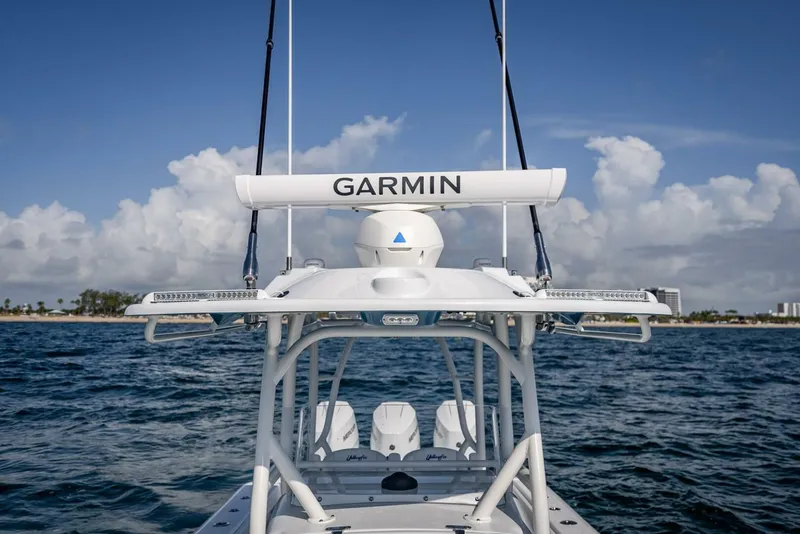 Slide: The Image of Yellowfin 34 Offshore 2025 - 4498702