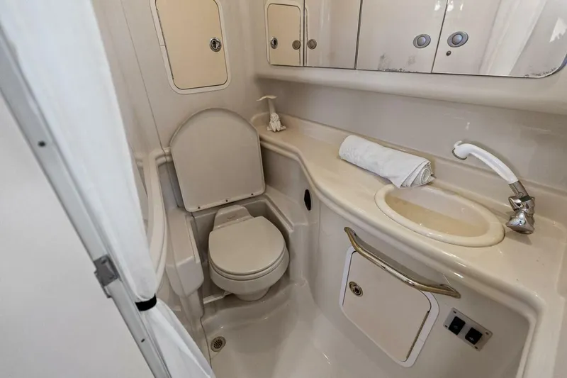 Slide: The Image of Sea Ray 320 Sundancer 2006 - 4315510