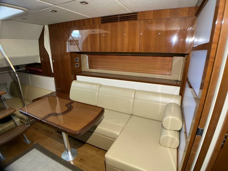 Slide: The Image of Sea Ray 45 Sundancer 2010 - 4315823