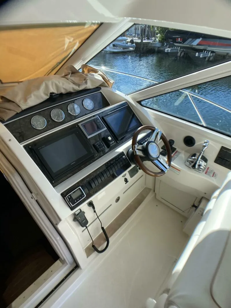 Slide: The Image of Sea Ray 45 Sundancer 2010 - 4315850