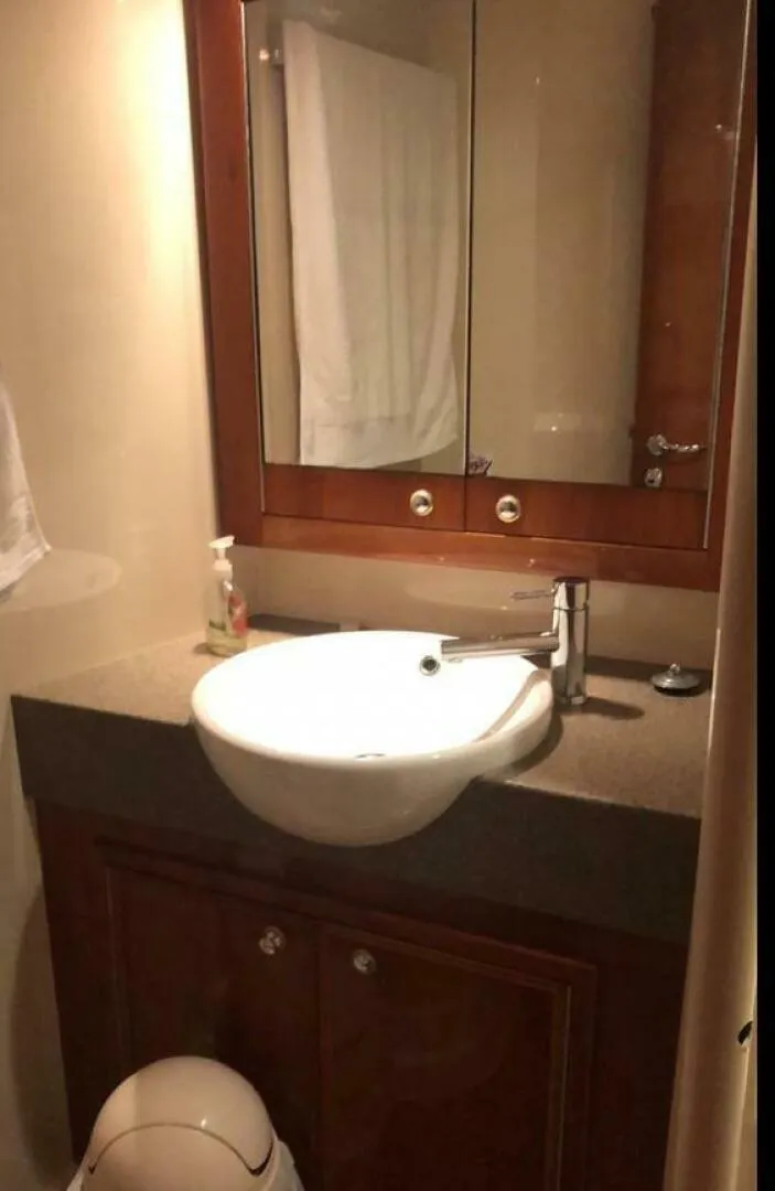 Slide: The Image of Riviera 47 Enclosed Flybridge Series II 2009 - 4315911