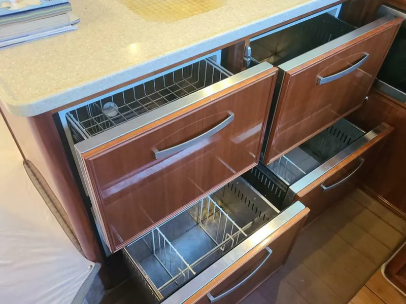 Slide: The Image of Riviera 47 Enclosed Flybridge Series II 2009 - 4315919