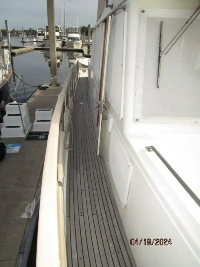 Slide: The Image of 46' Grand Banks starboard side deck1 - 4316027