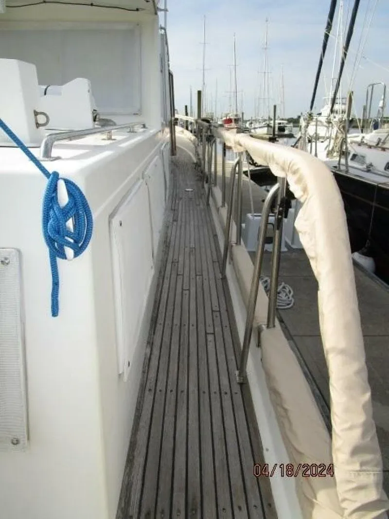 Slide: The Image of 46' Grand Banks starboard side deck2 - 4316028