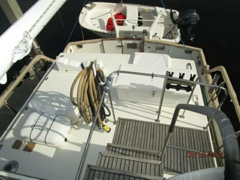 Slide: The Image of 46' Grand Banks trunk cabin aft - 4316032