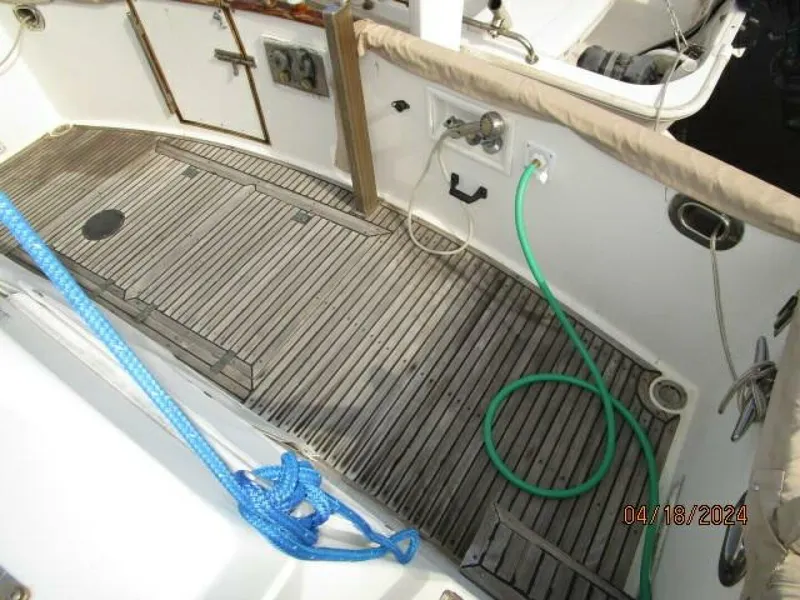 Slide: The Image of 46' Grand Banks aftdeck1 - 4315961