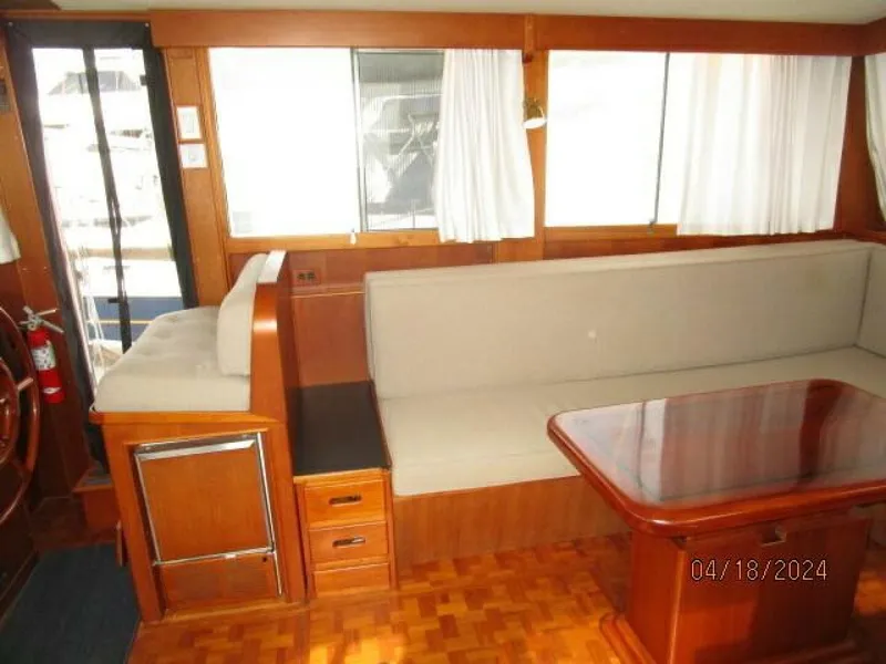 Slide: The Image of 46' Grand Bank salon starboard - 4316019