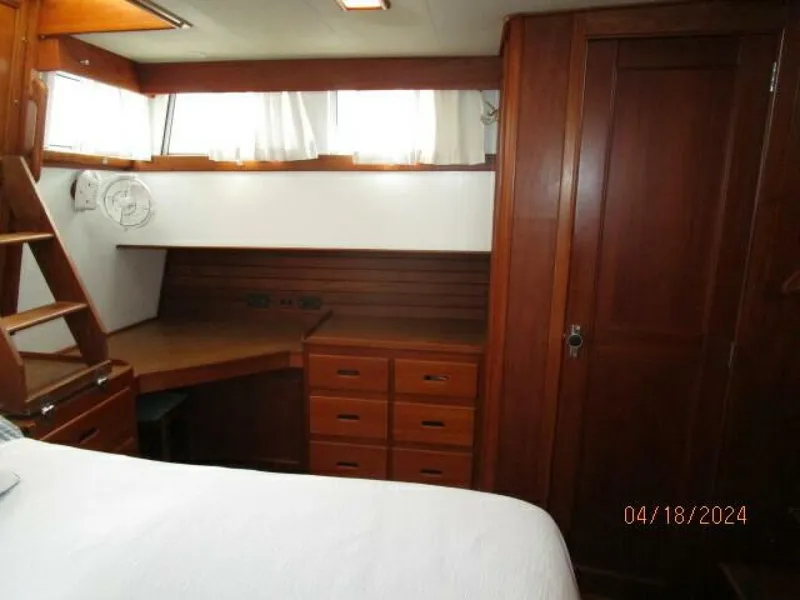 Slide: The Image of 46' Grand Banks master stateroom port - 4315999