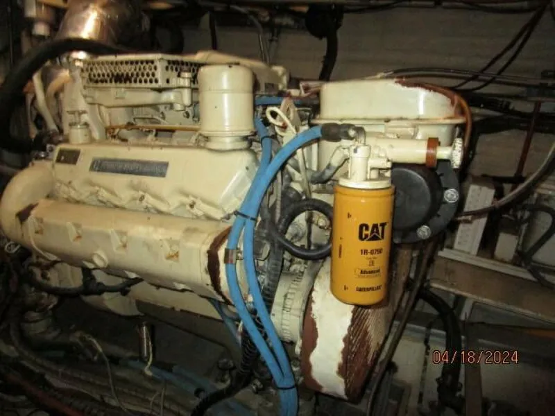 Slide: The Image of 46' Grand Banks port main engine - 4316010