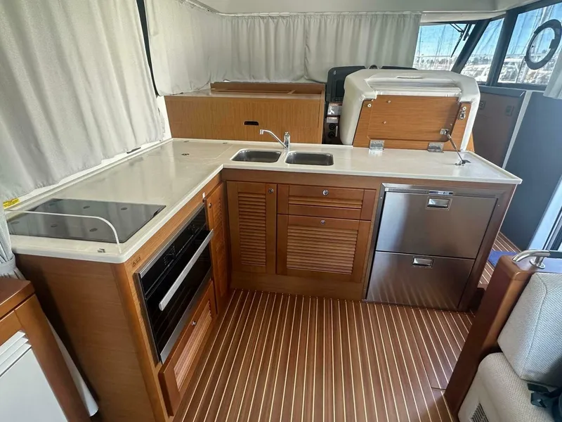 Slide: The Image of Beneteau Swift Trawler 47 2019 - 4319380