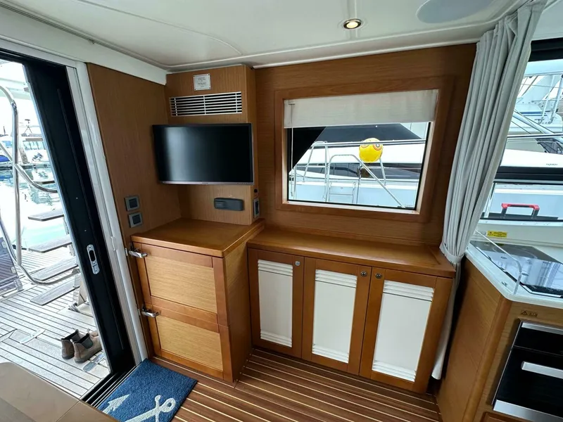 Slide: The Image of Beneteau Swift Trawler 47 2019 - 4319354