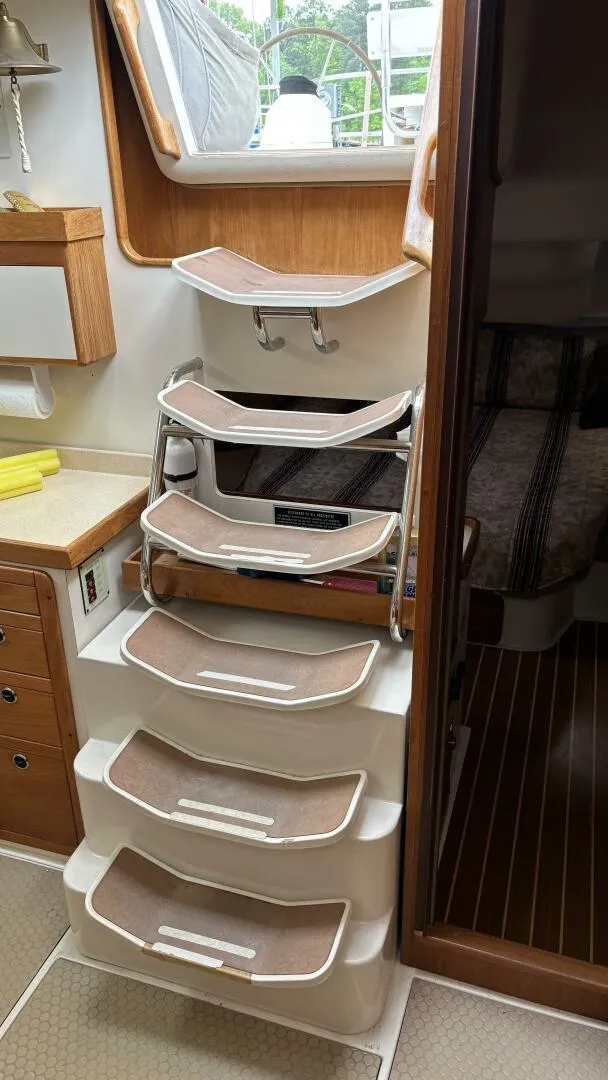 Slide: The Image of 1997 Catalina 400 Comp steps - 4321360