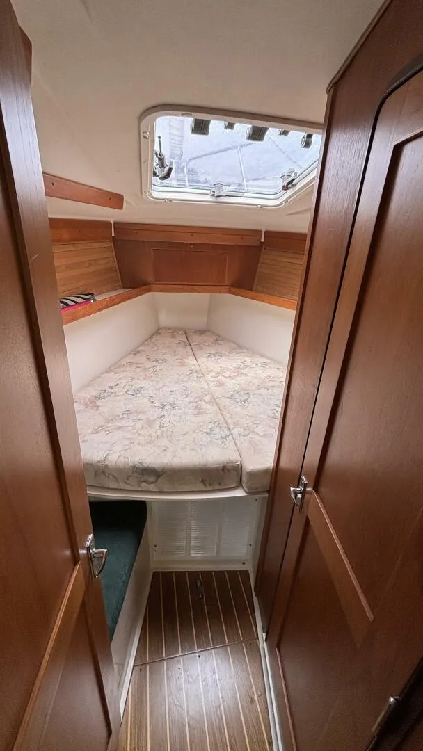 Slide: The Image of 1997 Catalina 400 Fwd Guest Cabin with V Berth - 4321327