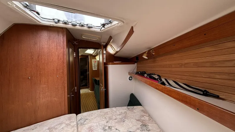 Slide: The Image of 1997 Catalina 400 Master Cabin - 4321325