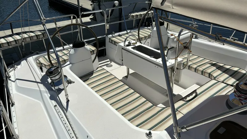 Slide: The Image of 1997 Catalina 400 Cockpit cushions - 4321344